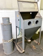 TRIN-MAC SAND BLAST CABINET - BV1704 03