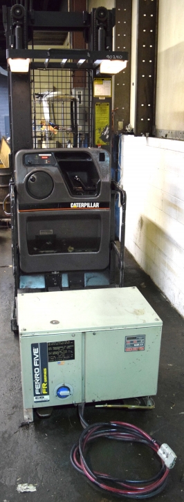 CATERPILLAR #NOR30P 3000LBS ELEC ORDER PICKER - CB3761 04